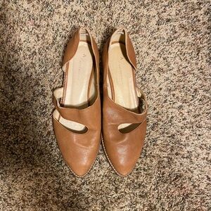 Tan dress shoes 
Size 38 
Anthropologie